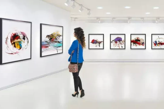 Art Exhibits Worth Seeing Now: A Curator-Chosen Guide for Art Lovers