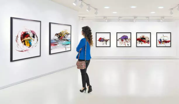 Art Exhibits Worth Seeing Now: A Curator-Chosen Guide for Art Lovers