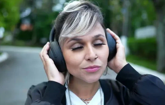 Best Noise-Canceling Headphones provides, instead, an astounding level of immersion in sound.