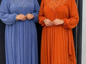 Robe Ample en Chiffon avec Foulard Assorti – Élégance et Confort