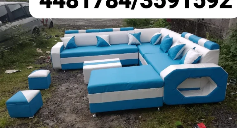 Salon moderne bleu et blanc...