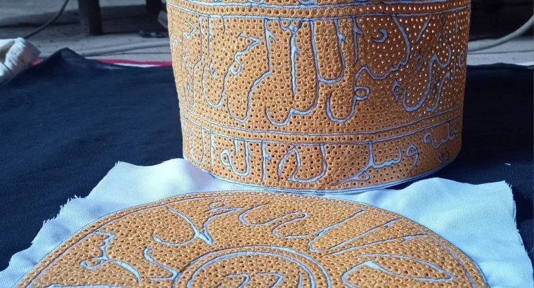 Cofiya Traditionnel Comorien Brodé – Élégance et Savoir-Faire
